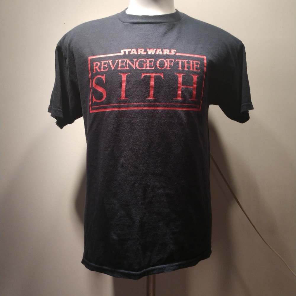 Mens and Womens T-shirt Star Wars. Size M.